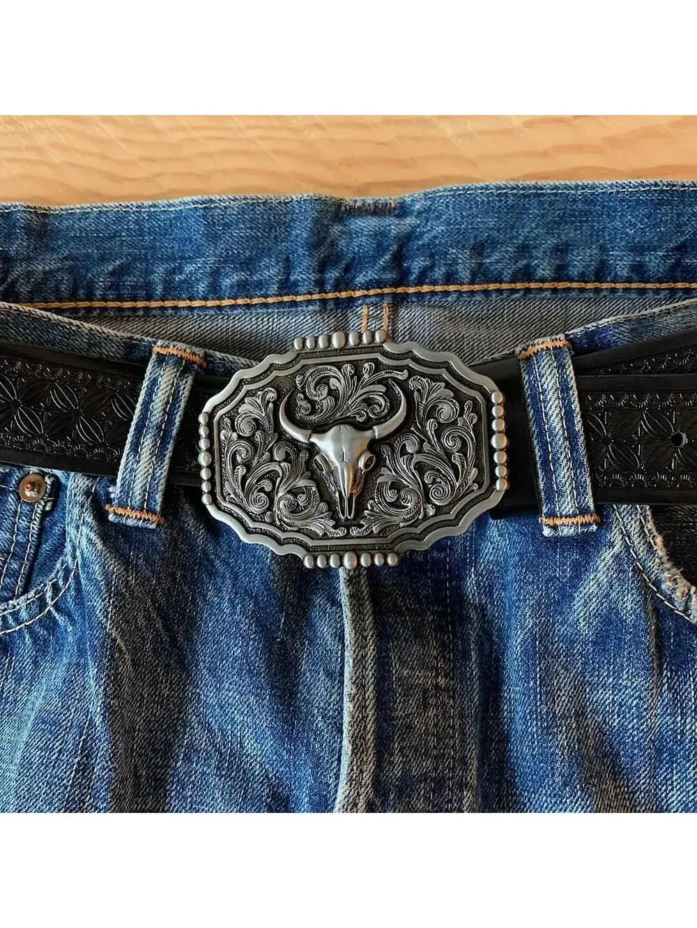 American Western Silver Bull Buckle Black leather belt with silver-toned brass b